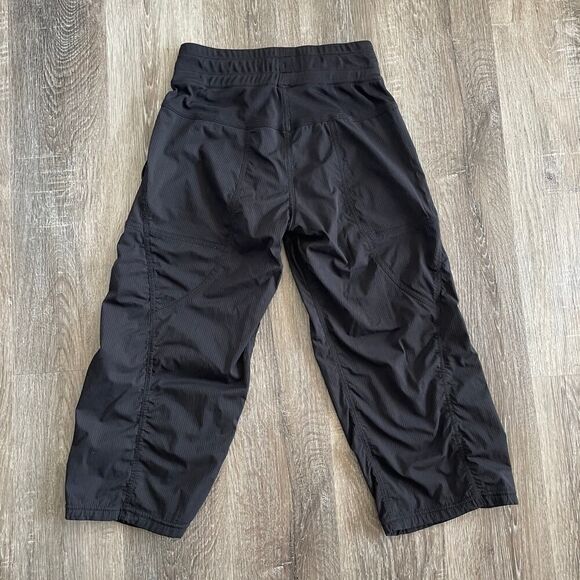 Lululemon Dance Studio Crop II Unlined 20" Black - Size: 6 - Picture 4 of 13